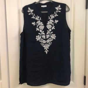 Linen Navy Top w/White Embroidered Flowers XL